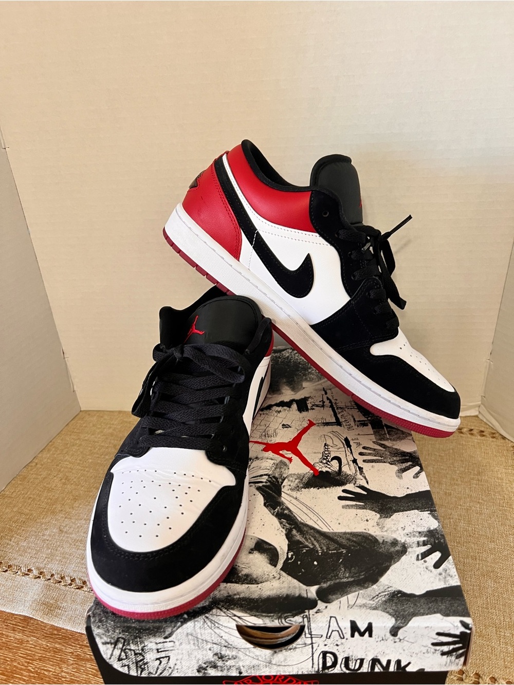 Nike Air Jordan 1 Low - Black White Red - Picture 3 of 6